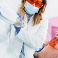 Natychmiastowe wybielanie zębów lampą