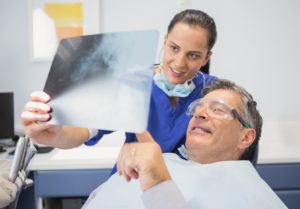 Wszczepianie implantów krok po kroku - konsultacja