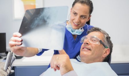 Wszczepianie implantów krok po kroku - konsultacja