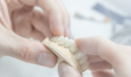 Wymiana protezy ruchomej na stabilizowaną na implantach